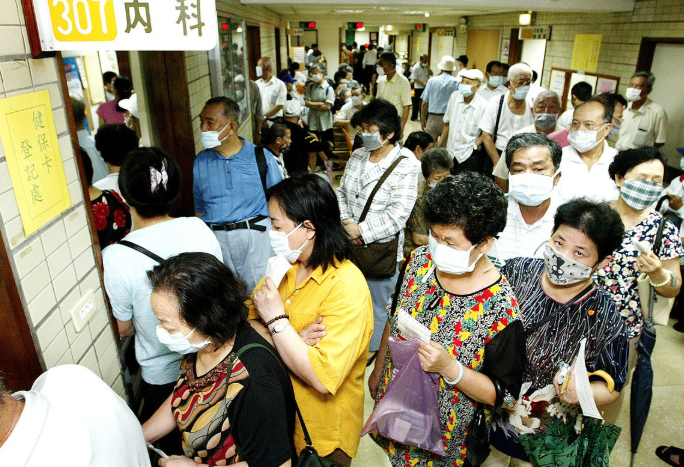 老父撐不到過年！送醫遭兒子吼「再不死我會破產」　醫錯愕「隔天就猝逝」嘆曝真相