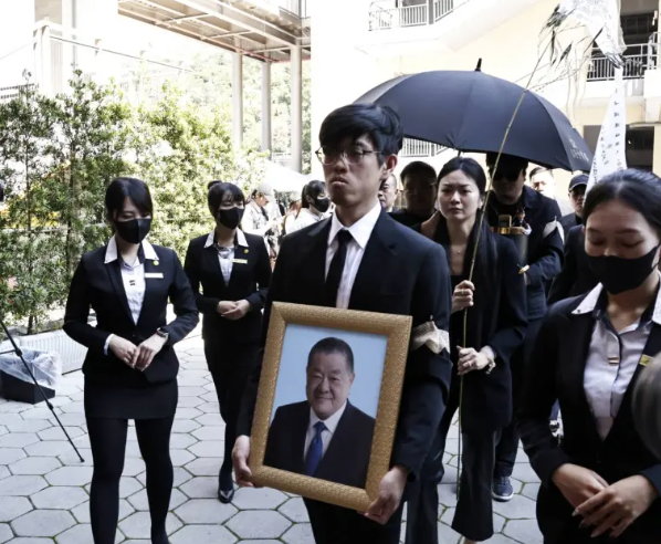 曾捧紅林志玲！演藝圈大咖「告別式僅2明星到場」　他悲慟「替亡父來弔唁...」