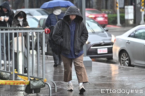 除夕開始變天！又濕又冷「夜間剩下14度」 氣象專家曝「全台回暖時間點」 