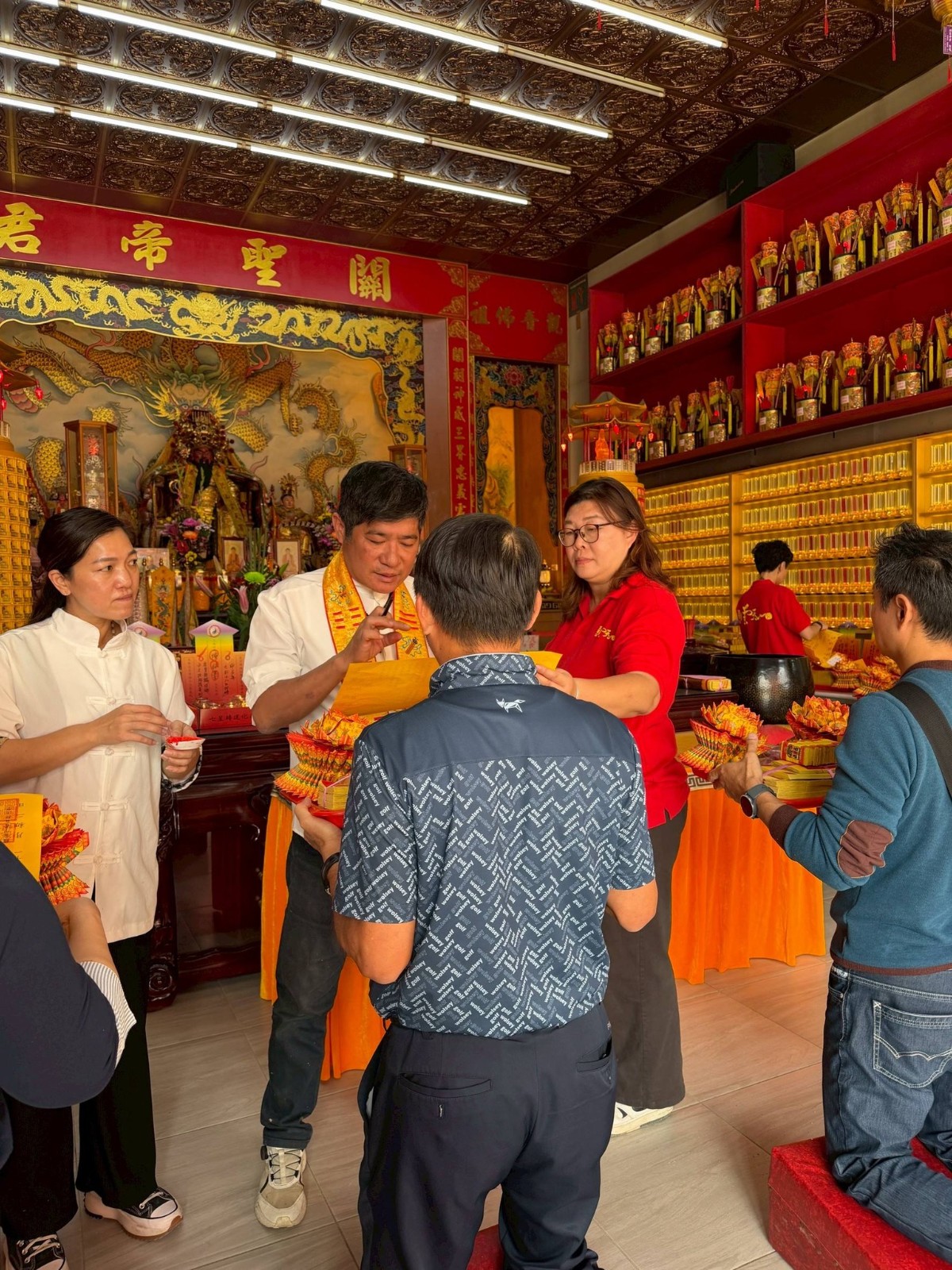 抽出國運下下籤! 關聖帝君警告「台灣馬年動盪不安」:面臨2大災難...