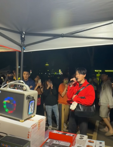 過年遇到大明星！年貨大街驚見「大咖八點檔男星」　一開口「精湛歌聲全場驚艷」