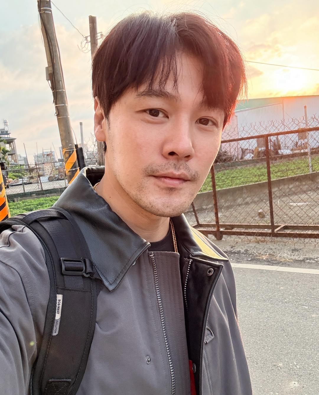 過年遇到大明星！年貨大街驚見「大咖八點檔男星」　一開口「精湛歌聲全場驚艷」