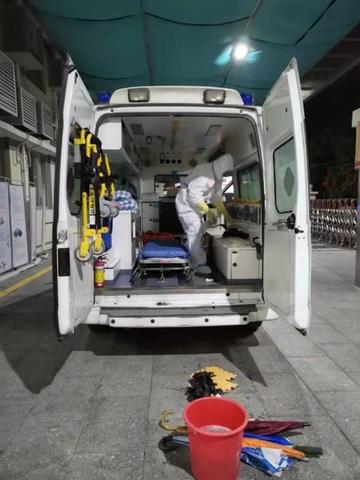 快訊／初二走春遇死劫！一家4口騎車出遊「母慘撞山壁」　搶救1小時不治「釀禍原因曝光」
