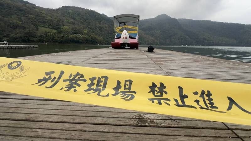 快訊／初三走春天人永隔！一家5口「坐船遊花蓮鯉魚潭」　半小時後翻覆「8歲童卡船底亡」父痛訴釀禍原因