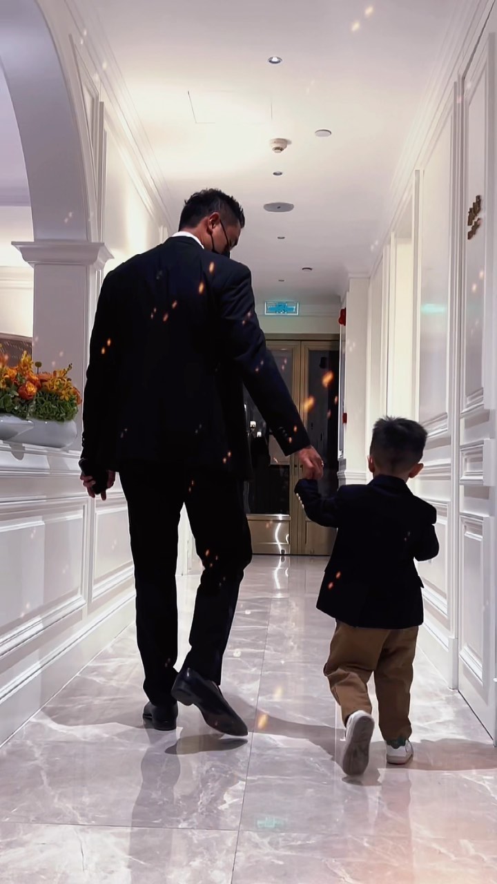 曾一晚狂賺2億!45歲明道突宣布「財產不留給兒子」 獨特教育觀被讚翻:「真正的富養」