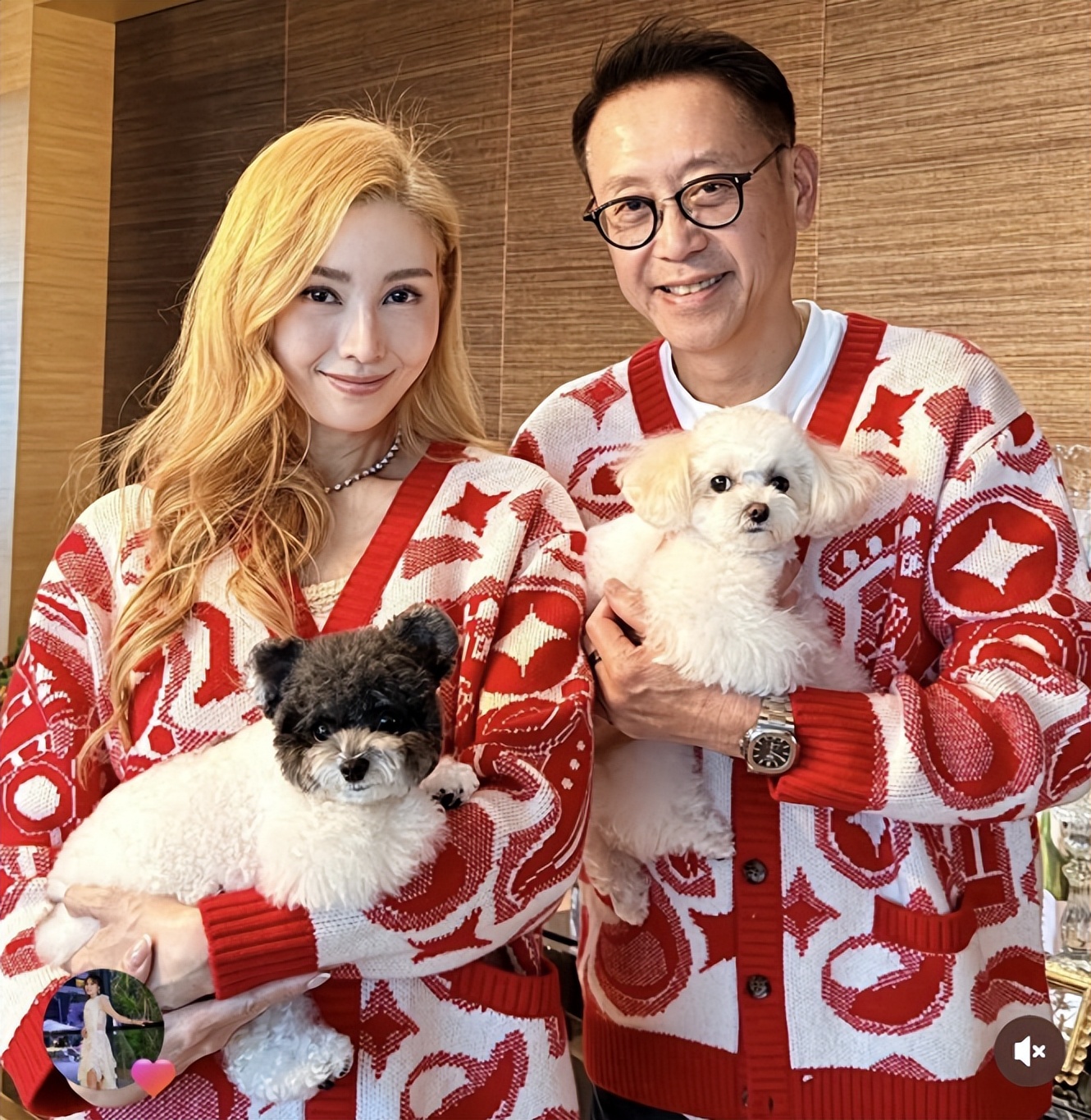 差點認不出！55歲第一美人「新年金髮新造型」超前衛　偕尪拜年「一亮點卻被酸顯老」：像60歲