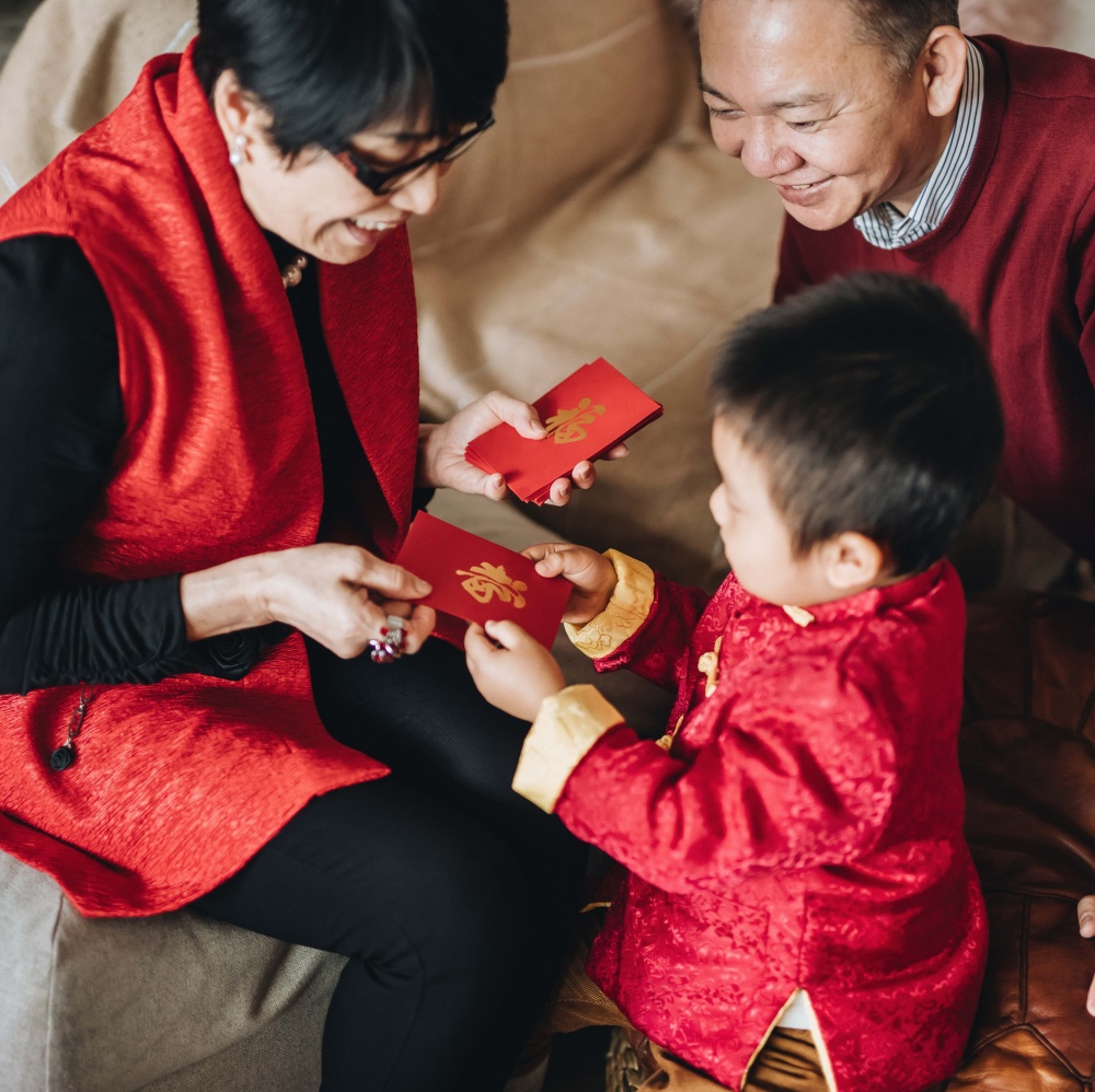 包1200給親戚小孩！他竟當場拆紅包嫌棄「你好窮～」　正想開罵「下秒親戚出聲了」尷尬到最高點