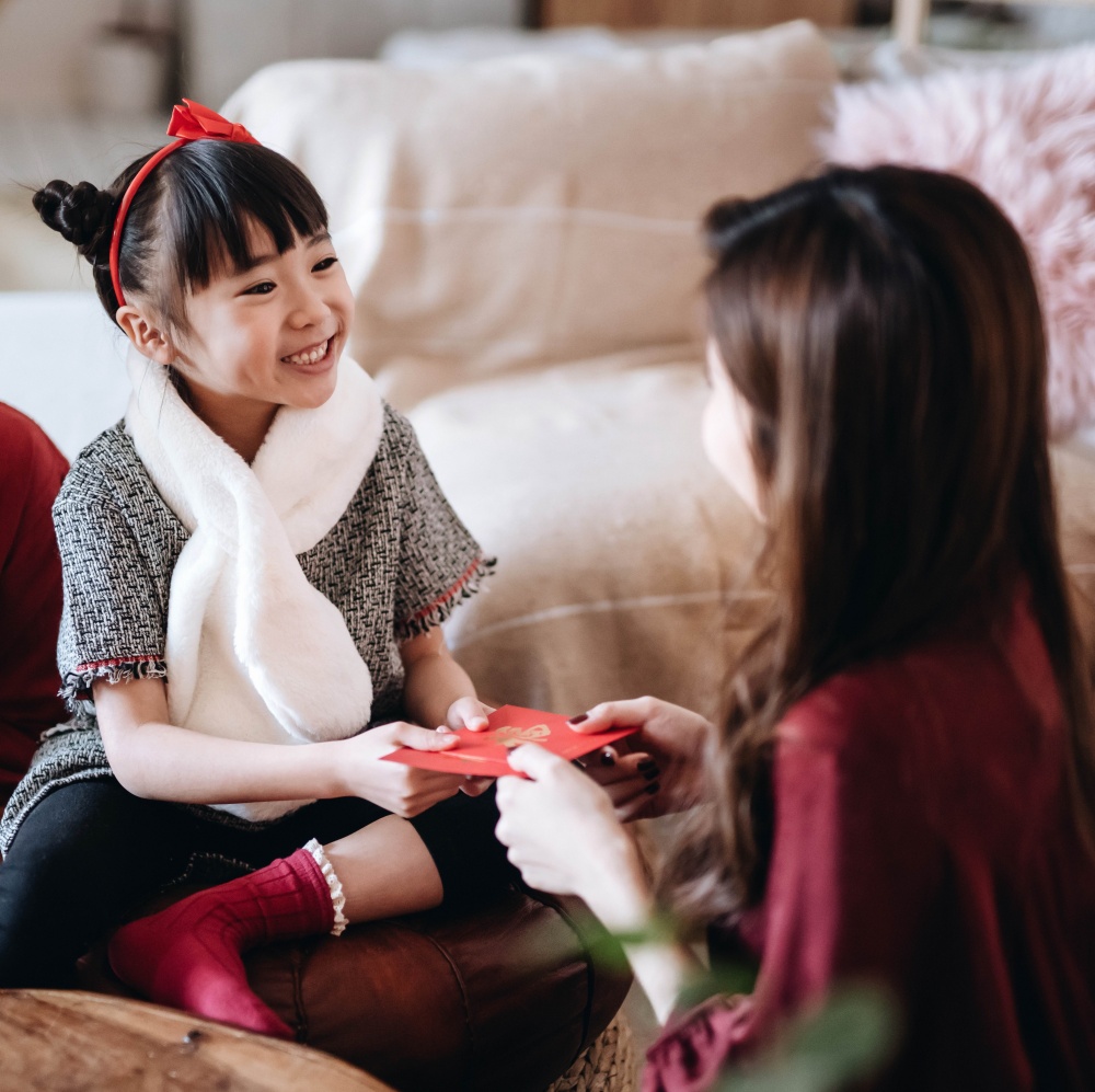 包1200給親戚小孩！他竟當場拆紅包嫌棄「你好窮～」　正想開罵「下秒親戚出聲了」尷尬到最高點