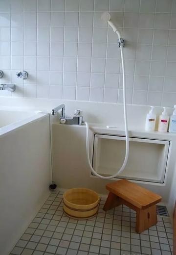 快訊／過年團聚傳憾事！老父親「吃完飯去洗澡」　久久未出浴室「緊急破門」全家崩潰