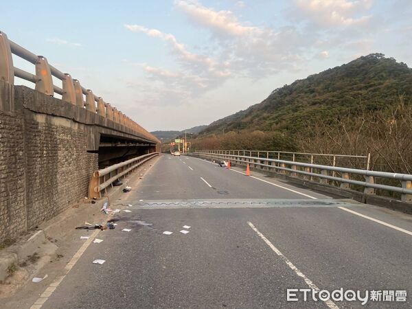 22歲女子「被發現倒臥路邊」送醫不治!警到場「驚見詭異一幕」死因曝光