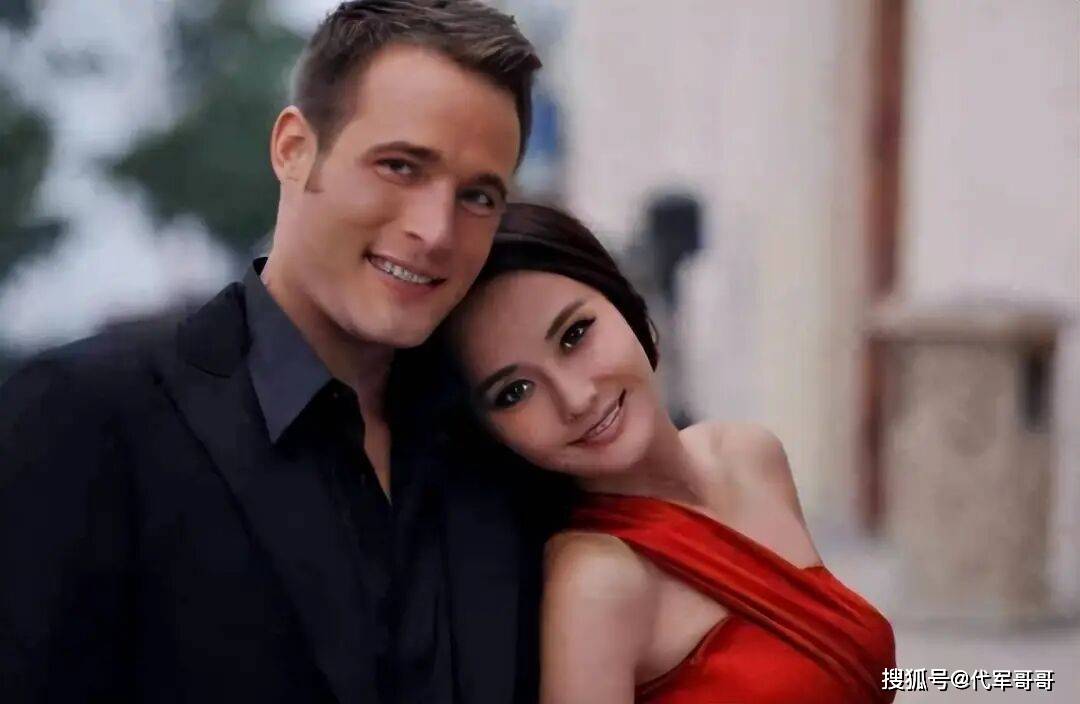 嫁吳奇隆3年就離婚！馬雅舒「二婚嫁澳洲富豪」當現成媽　曾被罵貪錢「生混血萌娃」48歲近況驚人