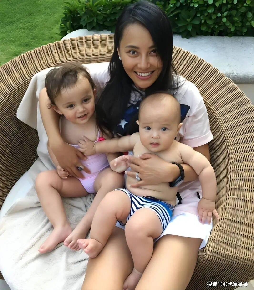 嫁吳奇隆3年就離婚！馬雅舒「二婚嫁澳洲富豪」當現成媽　曾被罵貪錢「生混血萌娃」48歲近況驚人