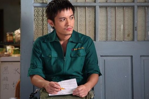 朝聖海角七號老宅！夫妻拍照「背後竟多一顆人頭」　嚇求助城隍廟「屋主回應好毛...」