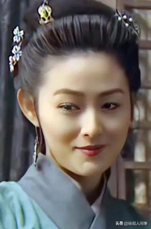 女神也崩壞？53歲大咖女星「發福認不出」　網一看「蘋果肌下垂」搖頭：好像大媽