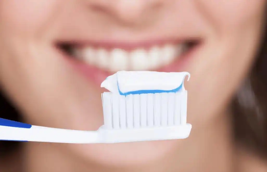 醫生提醒：最傷牙齒的行為「不是不刷牙」　而是頻繁「做這3件事」