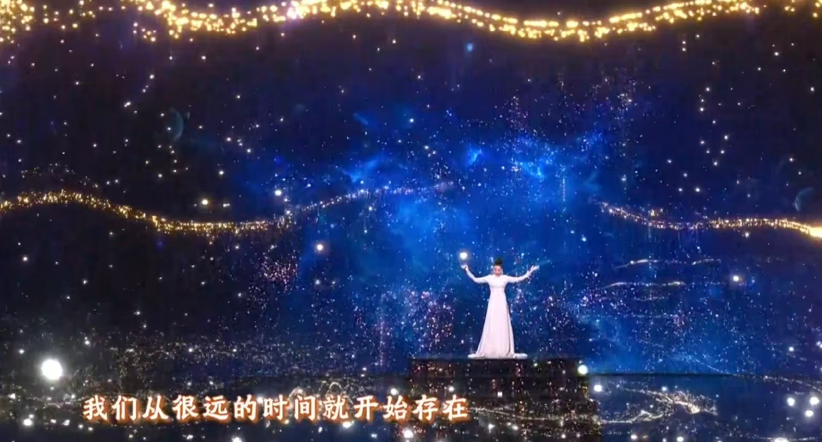 去年才曬恩愛！57歲天后開唱「竟斷崖式衰老」　對比小11歲男友「網嘆慘不忍睹」：仙女也會老...