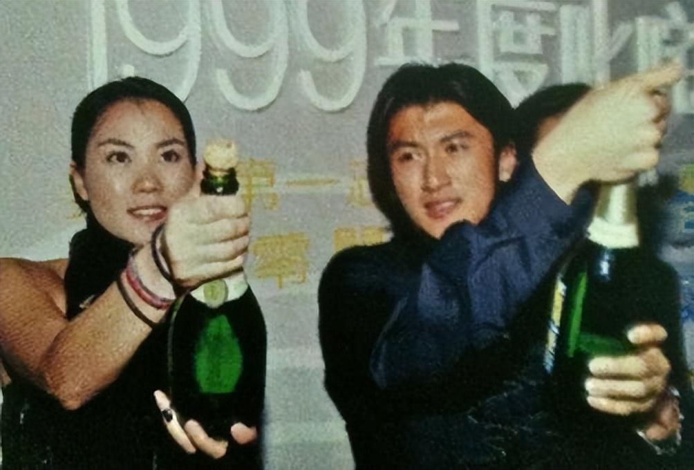 去年才曬恩愛！57歲天后開唱「竟斷崖式衰老」　對比小11歲男友「網嘆慘不忍睹」：仙女也會老...