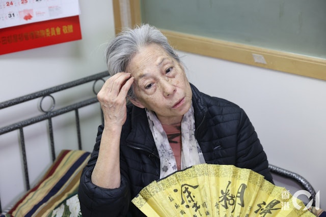 曾兩度破產睡公園！72歲御用婆婆「為養家復出、變賣嫁妝」　如今「被送養老院」脫口嘆4個字