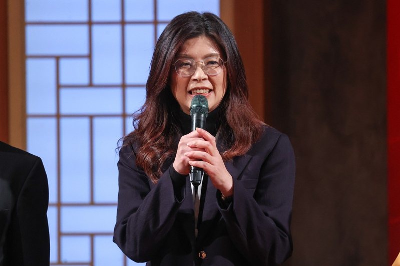 鄭麗文撞鐘詭異抖動！命理師驚揭「是祂顯靈」：要警告關鍵1事