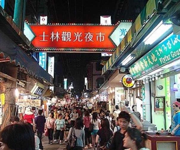 台灣知名夜市沒落！他現場一看「倒一排至少10間」　在地攤商嘆「下次就看不到我了」