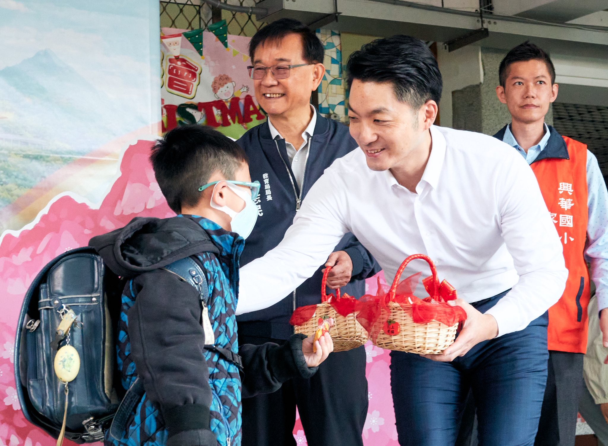 快訊/蔣萬安宣布「家有12歲以下童」父母日減1小時工時 實施時間曝光