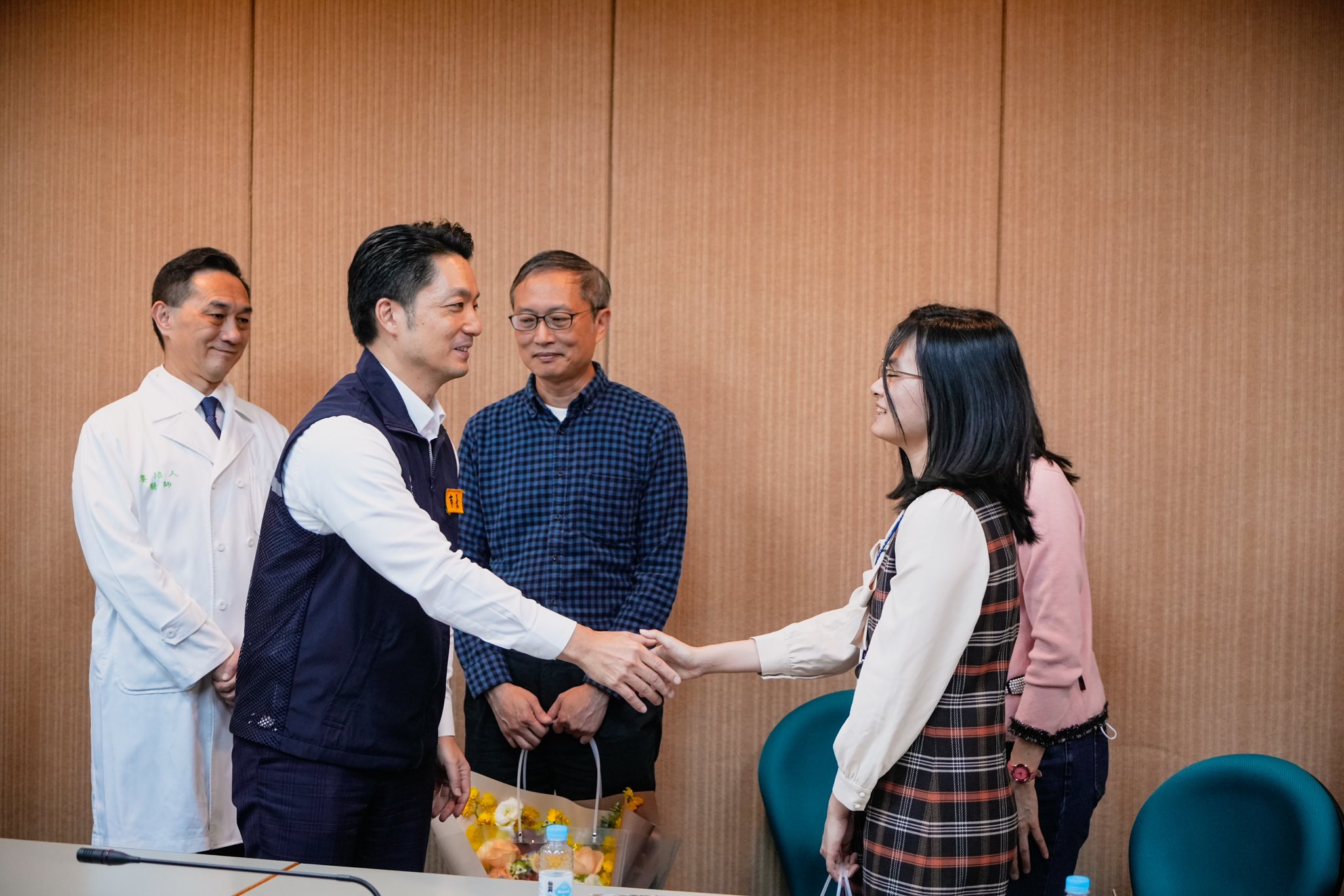 快訊/蔣萬安宣布「家有12歲以下童」父母日減1小時工時 實施時間曝光