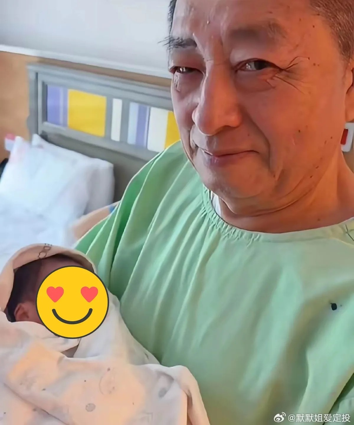 為汪小菲添3寶！嫩妻「絕美素顏產後照」曝光　曬寶寶「五官超俊俏」一旁爺爺也入鏡：基因超好