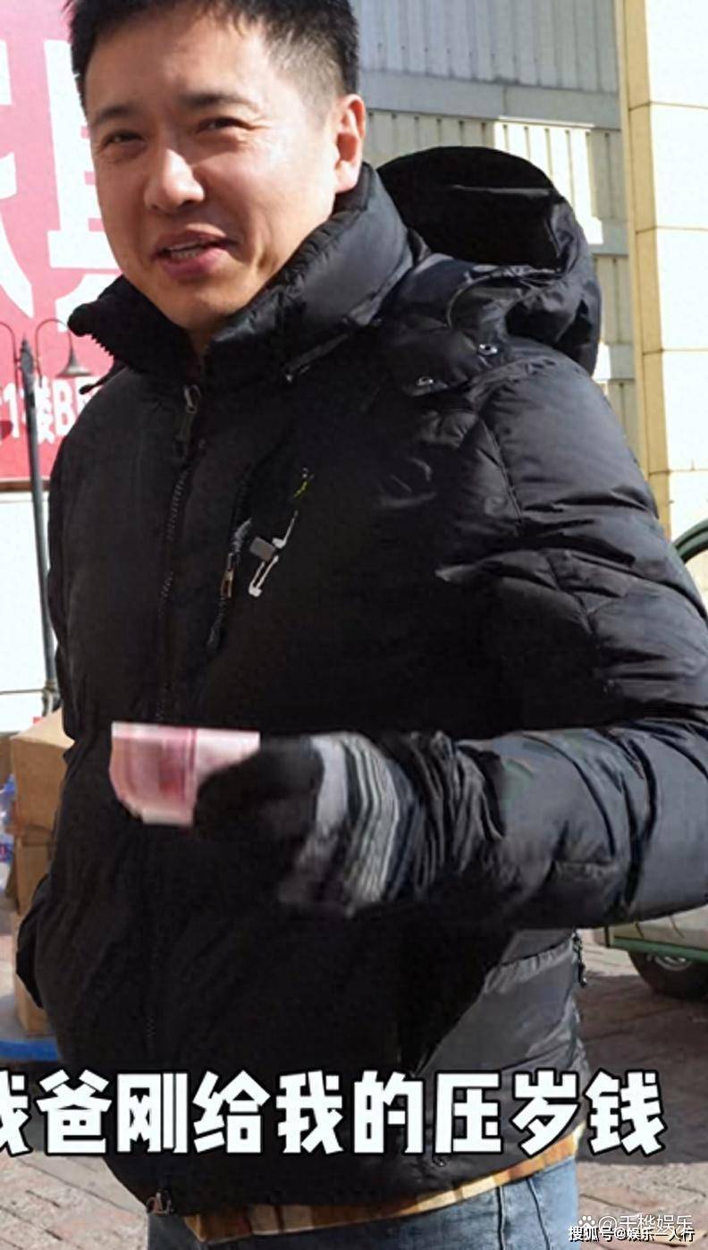 因醜聞遭封殺！45歲男星被拍「買3件二手衣」好過年　拿壓歲錢「瘋搶20元打折品」落魄近況曝光