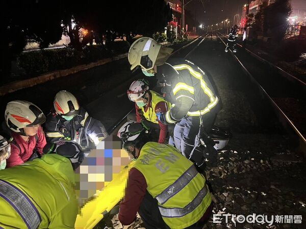 快訊／自強號傳死亡意外！21歲男深夜「平交道慘死」