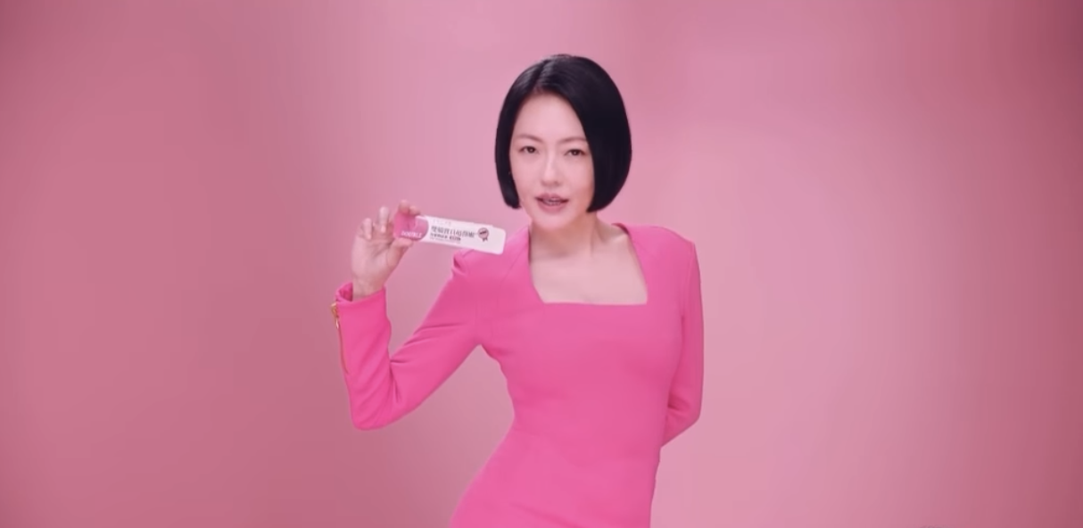 小S正式復工亮相！穿桃紅緊身洋裝「47歲絕美狀態」不科學　「臉蛋再升級」她霸氣喊：姊回來了