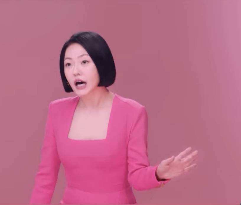 小S正式復工亮相！穿桃紅緊身洋裝「47歲絕美狀態」不科學　「臉蛋再升級」她霸氣喊：姊回來了