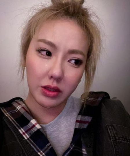 才傳婚變球星老公！劉雨柔痛哭證實「摯愛的他過世了」　痛喊「曾保住我一命」不捨放手...