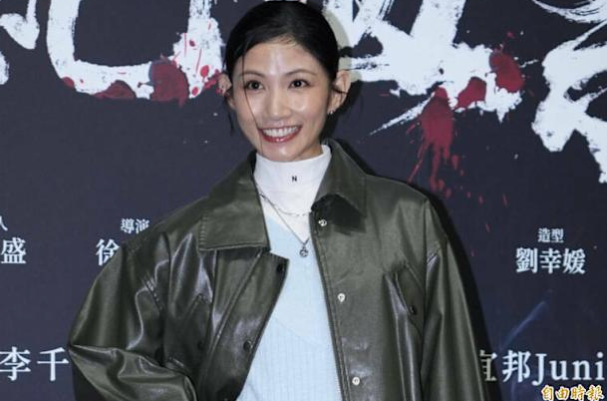 嘻笑世紀血案！李千娜宣布「片酬全部捐出去」　基金會「婉拒回應了」