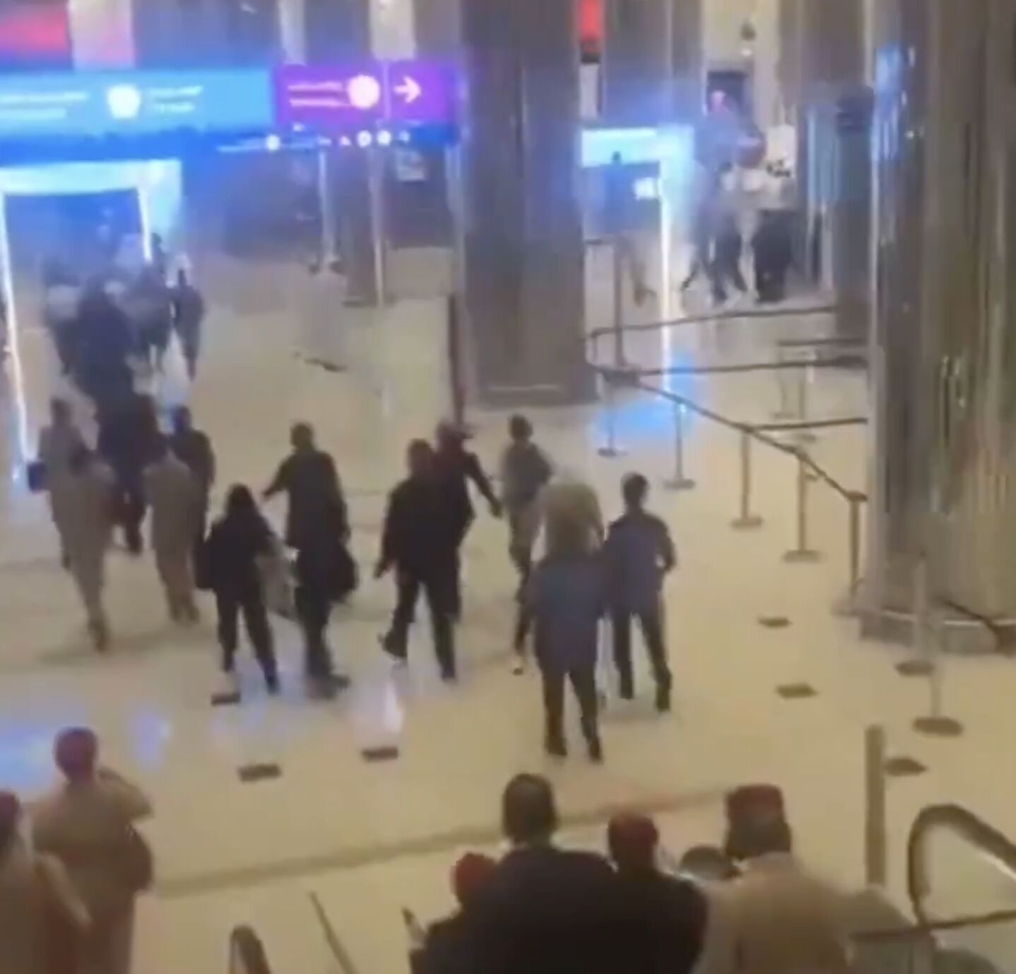 伊朗轟炸杜拜機場！雄獅旅行社證實「還有1團在杜拜」　上百名旅客「最新狀況曝光」