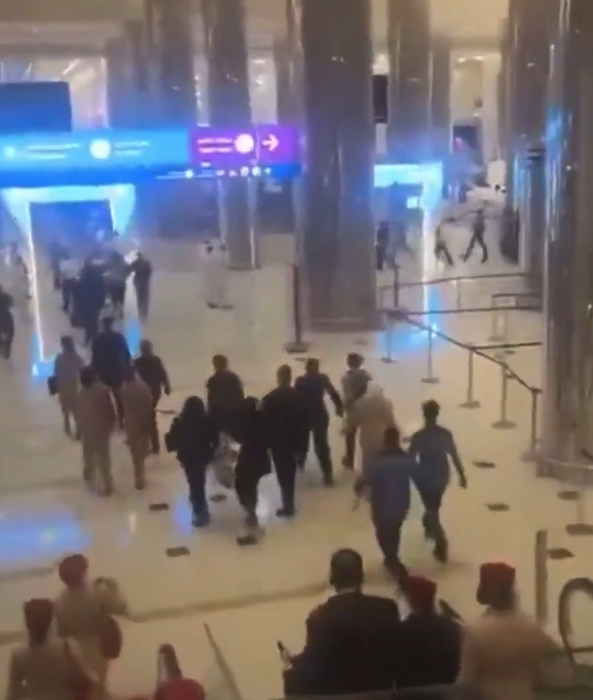 伊朗轟炸杜拜機場！雄獅旅行社證實「還有1團在杜拜」　上百名旅客「最新狀況曝光」