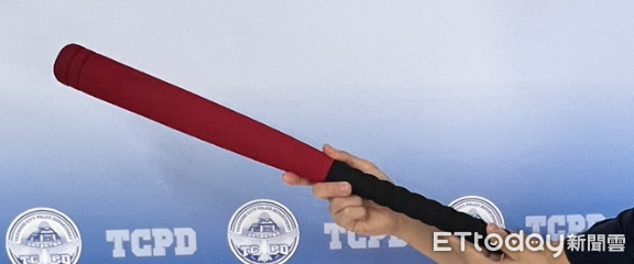 男童倒地哀嚎!台中男子「當眾持棒打小孩」議員怒關切 警逮到人了「動手原因曝光」