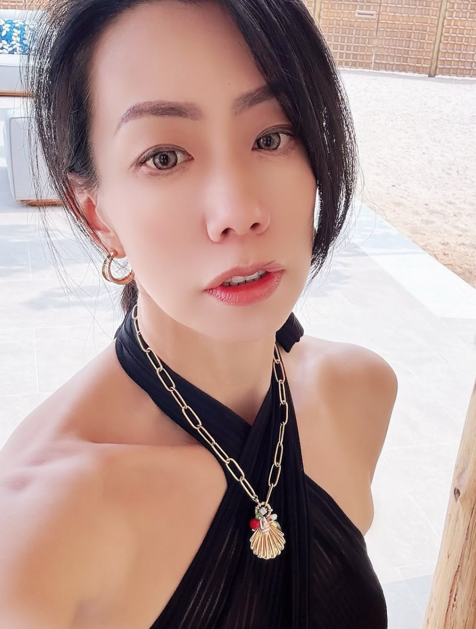 杜拜遭飛彈轟炸「47歲台女星人在當地」！眼淚潰堤「鬆口一家現況」：只能祈禱...