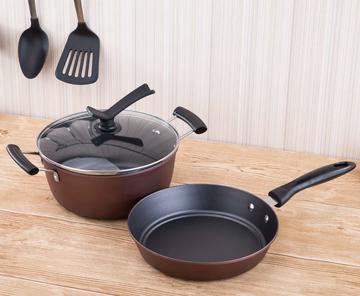 60歲男莫名檢查出「一次罹2癌」！一驗血醫生嚇壞「長期用一餐具超毒」：台灣人超愛用