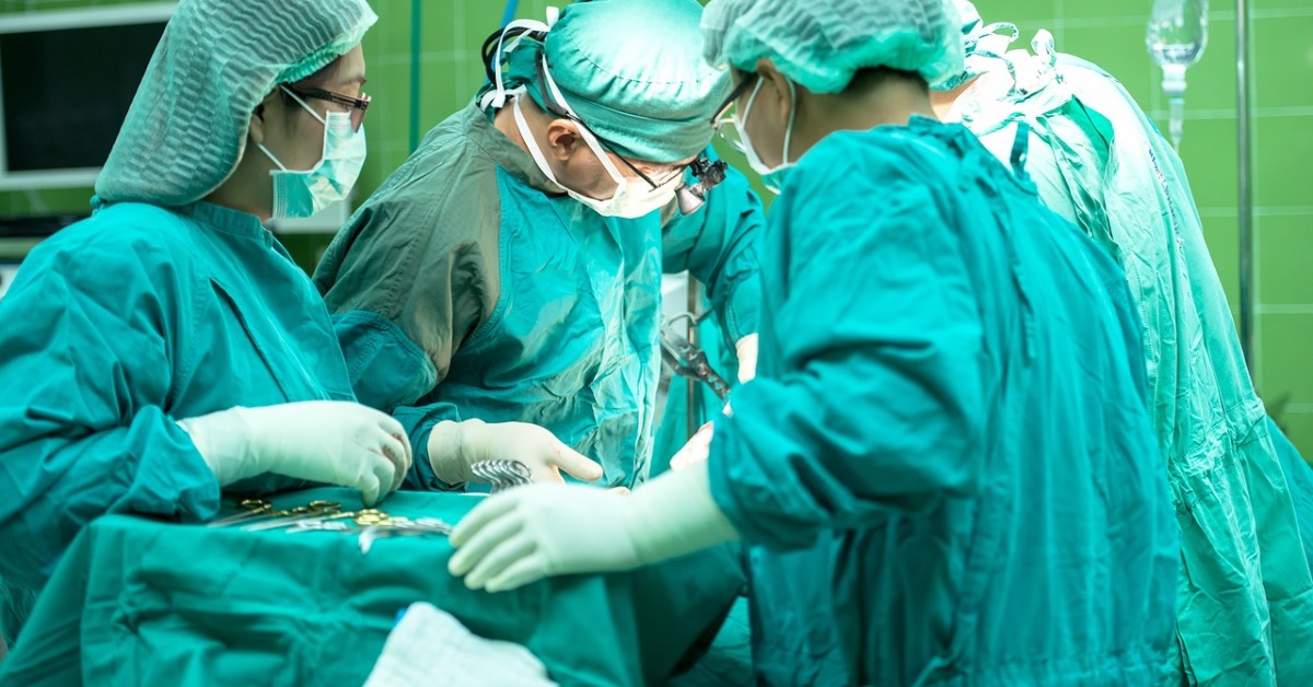 60歲男莫名檢查出「一次罹2癌」！一驗血醫生嚇壞「長期用一餐具超毒」：台灣人超愛用