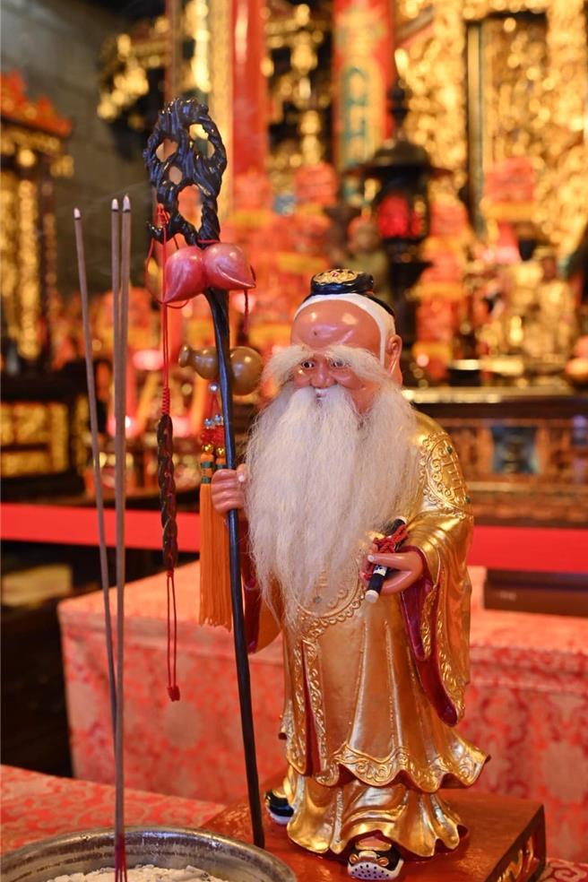 遭鐵口直斷!6億民代超迷信「求獨子3月娶妻」否則孤老終身 他超無奈「1原因桃花全斷」條件好也沒用