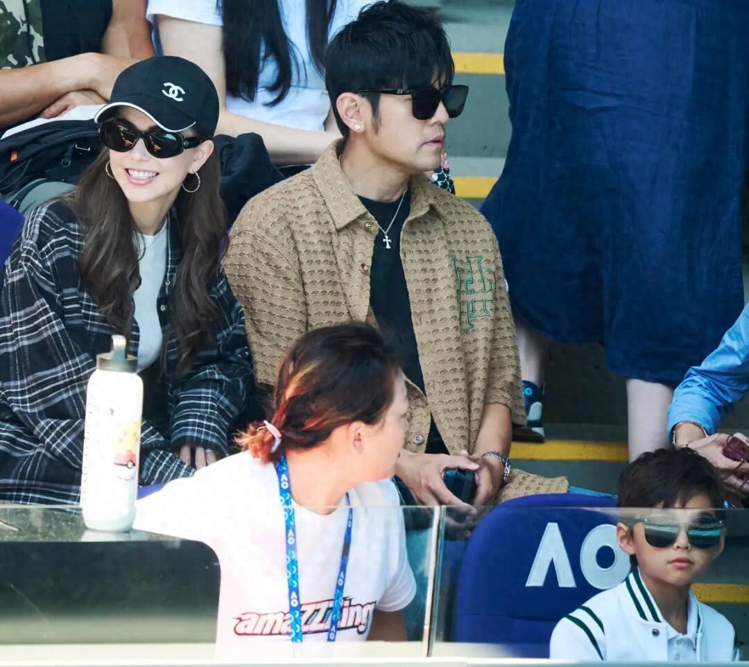 周杰倫兒子高清照曝光！8歲神基因「集結混血媽、天王爸優點」　超Q一幕網驚：「迷你版周杰倫」