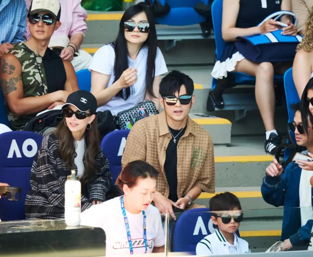 周杰倫兒子高清照曝光！8歲神基因「集結混血媽、天王爸優點」　超Q一幕網驚：「迷你版周杰倫」