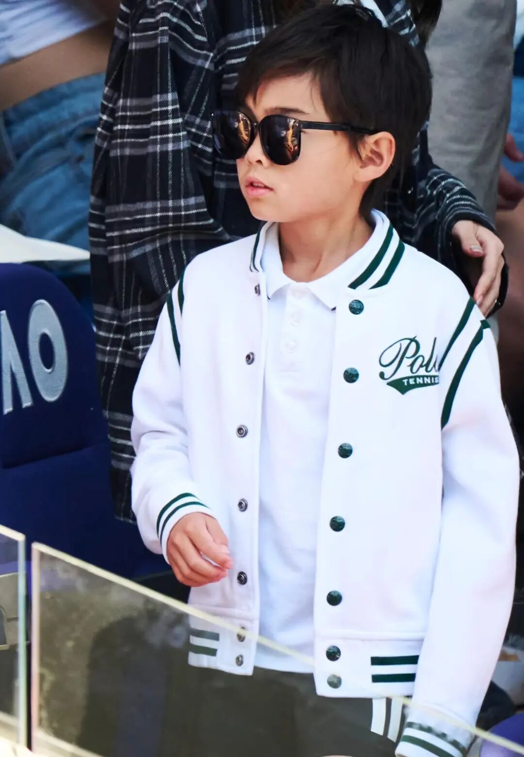 周杰倫兒子高清照曝光！8歲神基因「集結混血媽、天王爸優點」　超Q一幕網驚：「迷你版周杰倫」