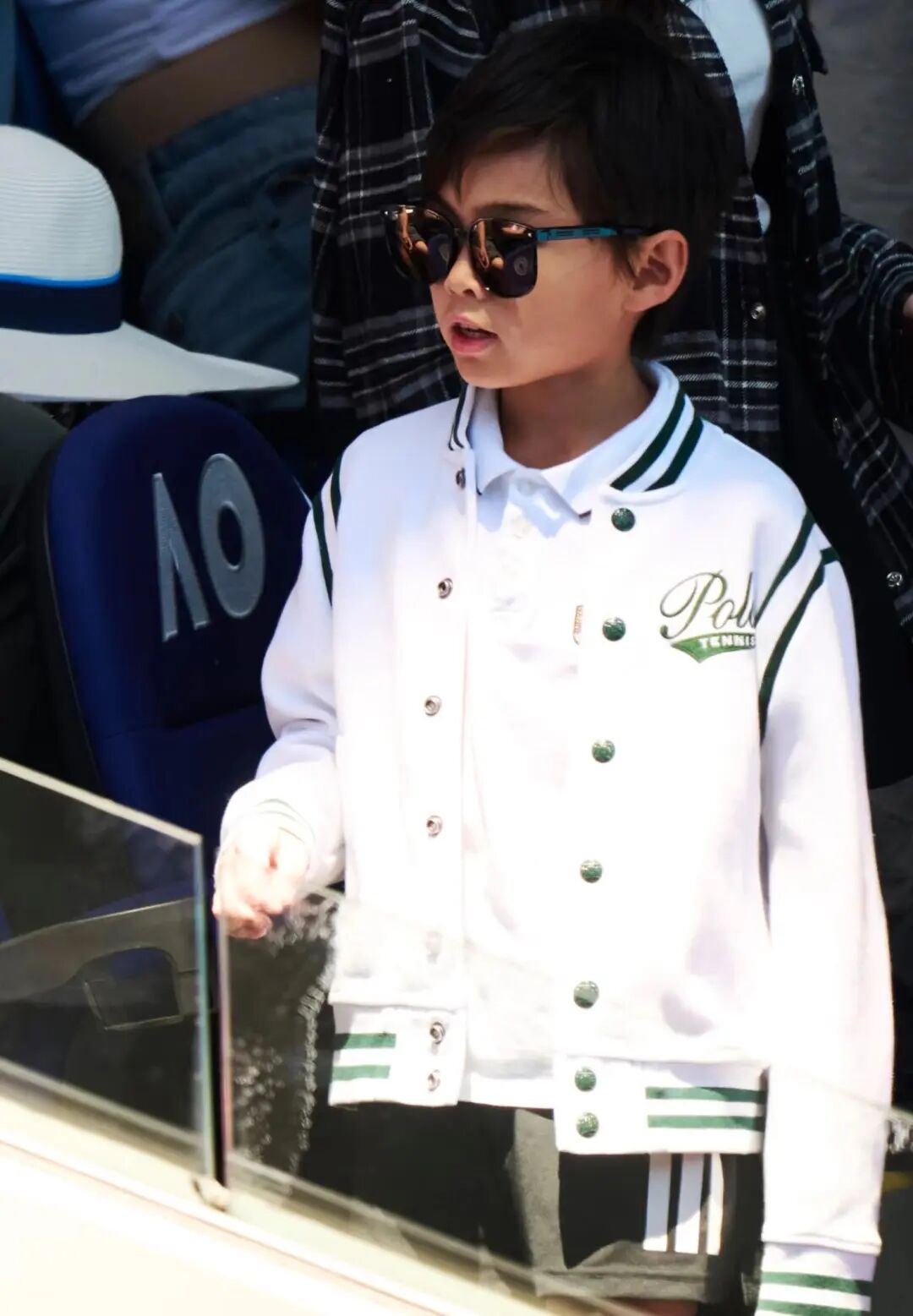 周杰倫兒子高清照曝光！8歲神基因「集結混血媽、天王爸優點」　超Q一幕網驚：「迷你版周杰倫」