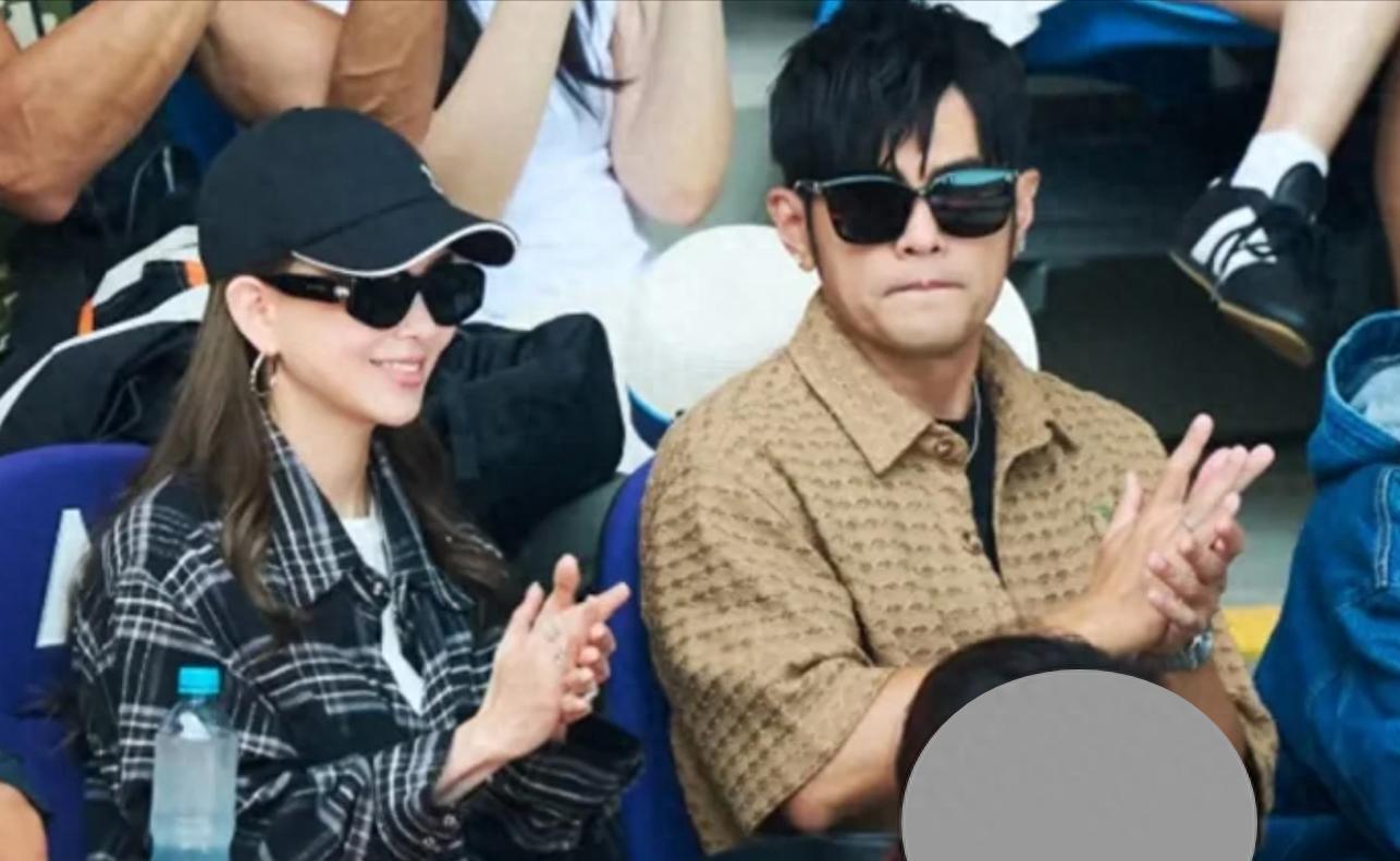 周杰倫兒子高清照曝光！8歲神基因「集結混血媽、天王爸優點」　超Q一幕網驚：「迷你版周杰倫」