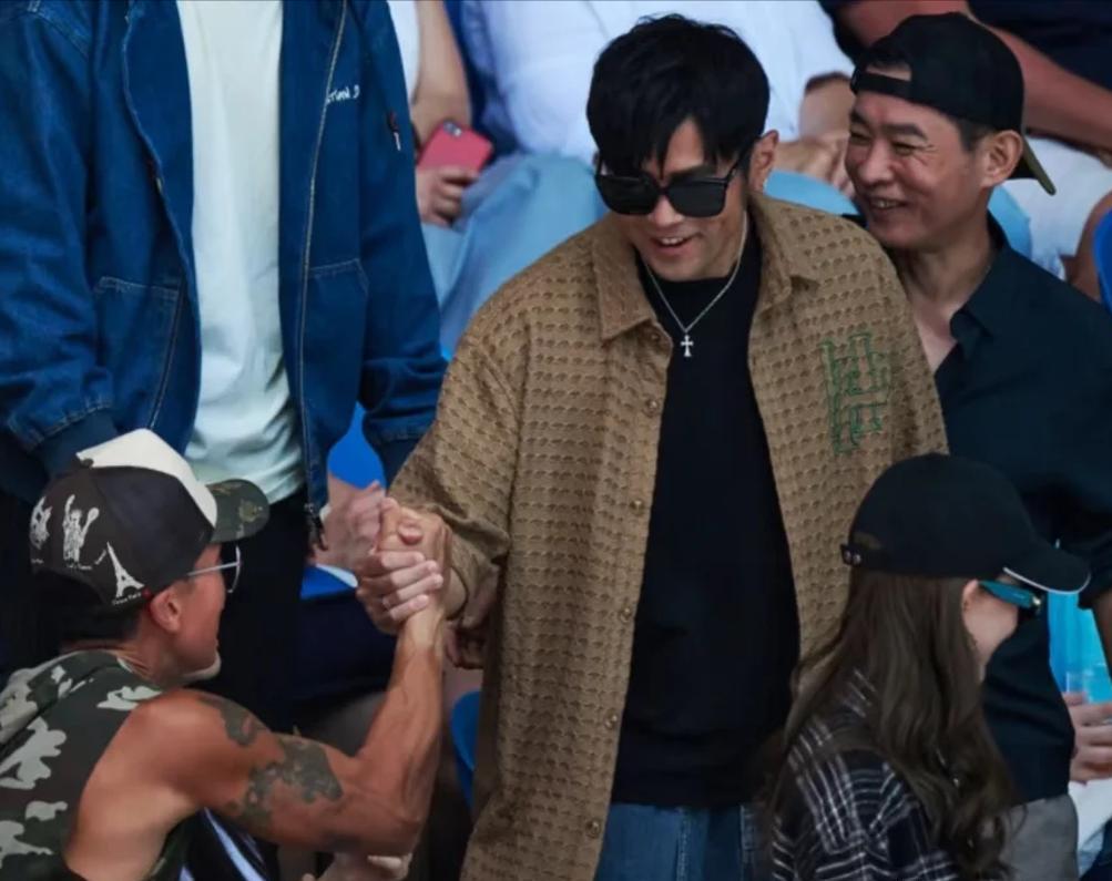 周杰倫兒子高清照曝光！8歲神基因「集結混血媽、天王爸優點」　超Q一幕網驚：「迷你版周杰倫」