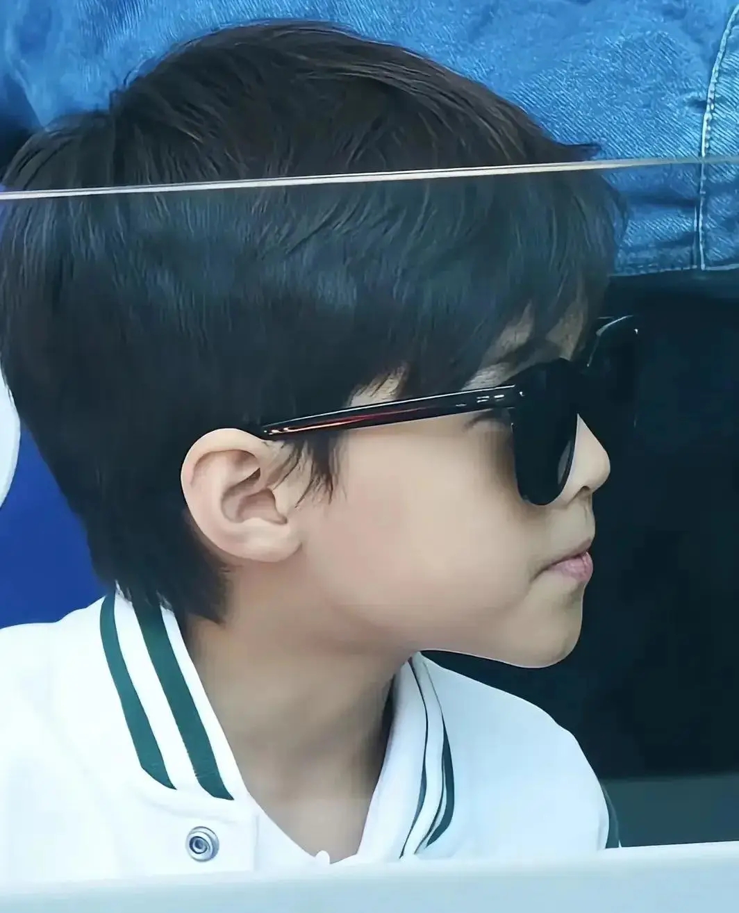 周杰倫兒子高清照曝光！8歲神基因「集結混血媽、天王爸優點」　超Q一幕網驚：「迷你版周杰倫」