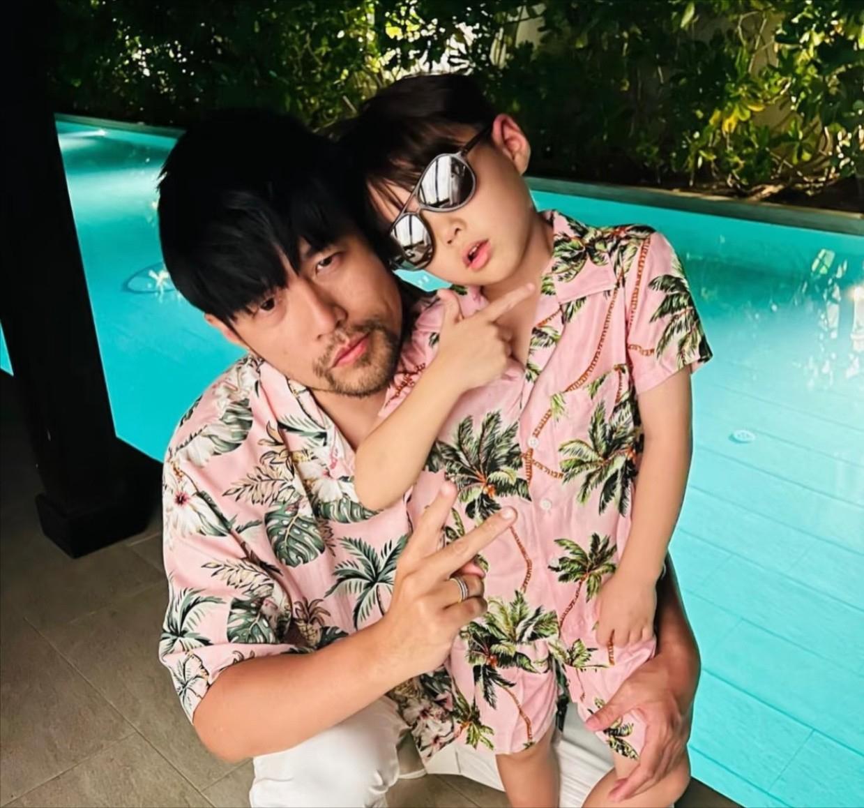 周杰倫兒子高清照曝光！8歲神基因「集結混血媽、天王爸優點」　超Q一幕網驚：「迷你版周杰倫」