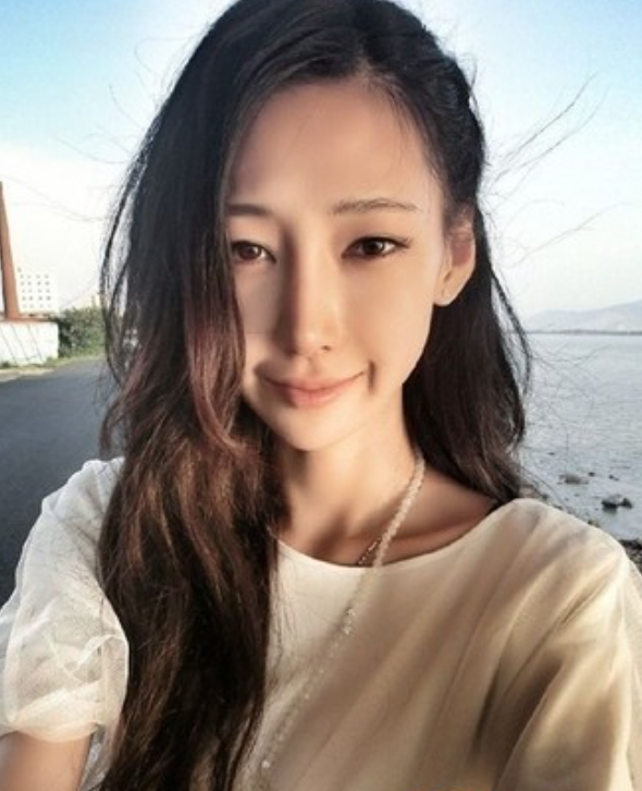 為愛同居4年!39歲女星「遭李榮浩背叛」憂鬱暴瘦 多年後現身「一句話成功復仇」