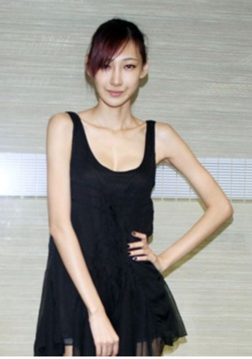 為愛同居4年!39歲女星「遭李榮浩背叛」憂鬱暴瘦 多年後現身「一句話成功復仇」